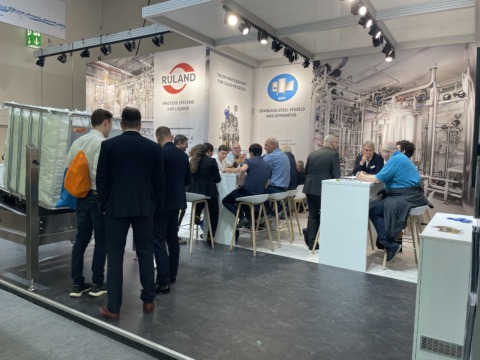 Rückblick auf das bisherige Messejahr mit kurzem Ausblick auf die BrauBeviale 2024 Bild vom Stand der Achema Messe mit Exponat